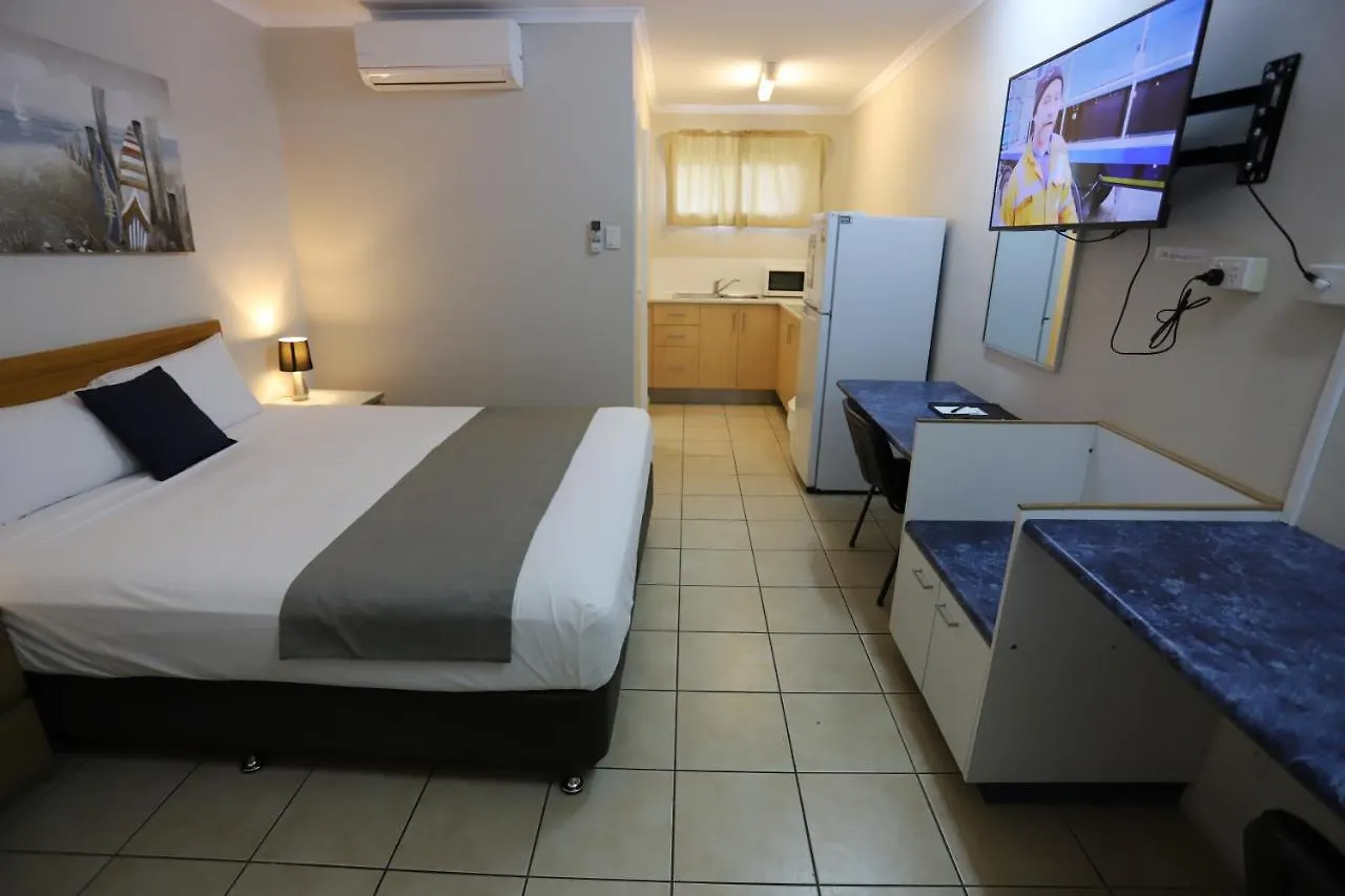Tropic Coast Motel Mackay 3*,